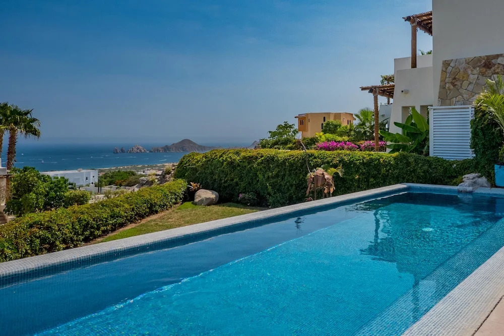 Expansive Views of Famous Cabo Arch: Villa Sirena