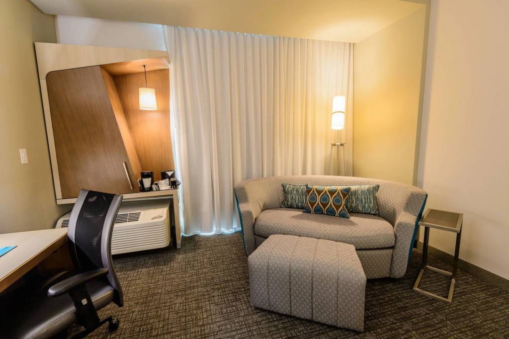 Courtyard by Marriott Lake Jackson