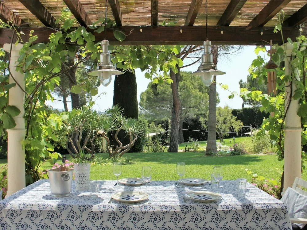Luxurious Villa in Mougins with Swimming Pool