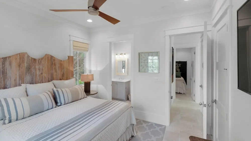 Stunning Luxury Beach Home: Gulf Views, Large Private Pool, Free Beach Setup!