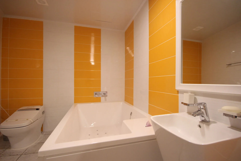 Color M motel