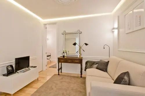 Bmyguest - Exclusive Downtown Apartment