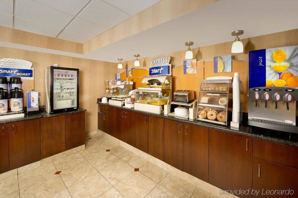 Holiday Inn Express Fairfax-Arlington Boulevard by IHG