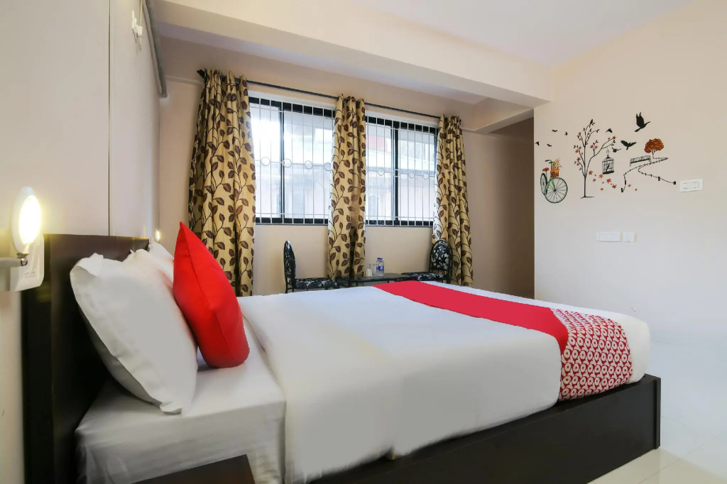 OYO 43615 Hotel Sunshine