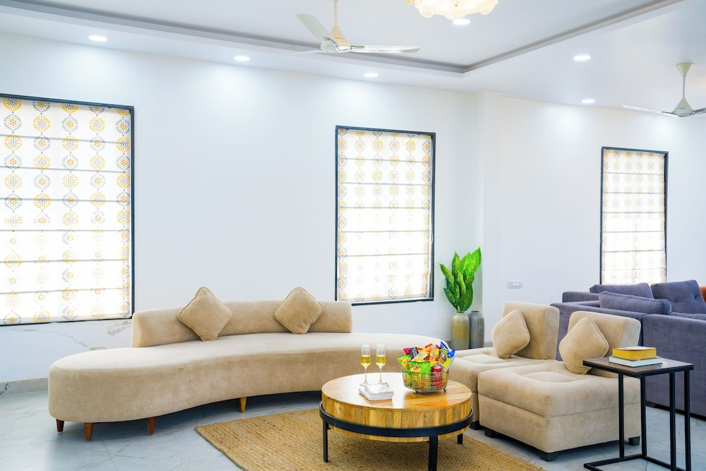 ELIVAAS Adhiva Retreat 5 BHK Farmhouse