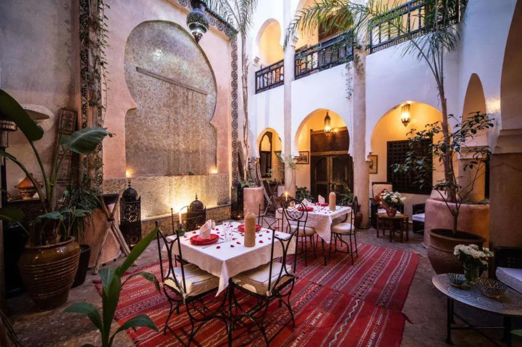 Riad Mur Akush