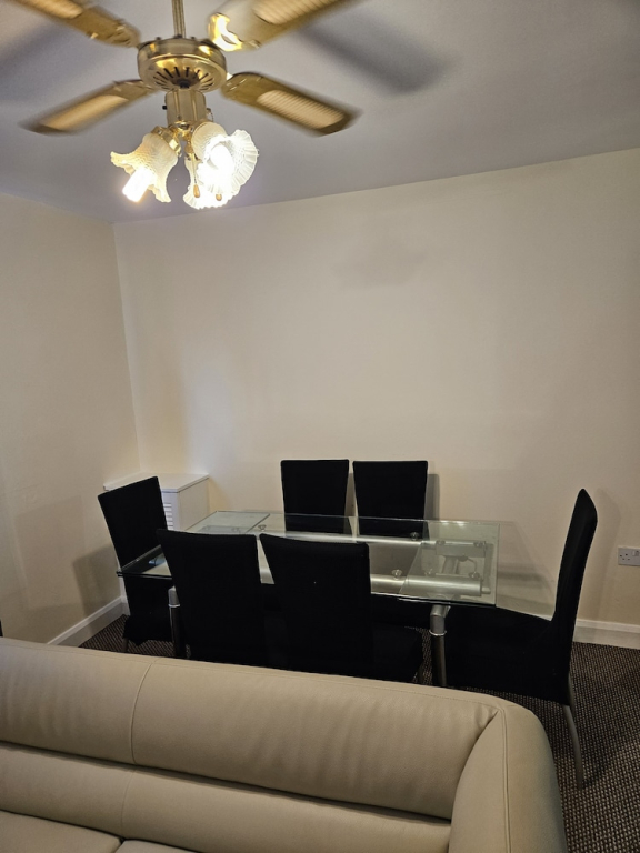 Stunning 2-bed Apt-freeparking, Close to City