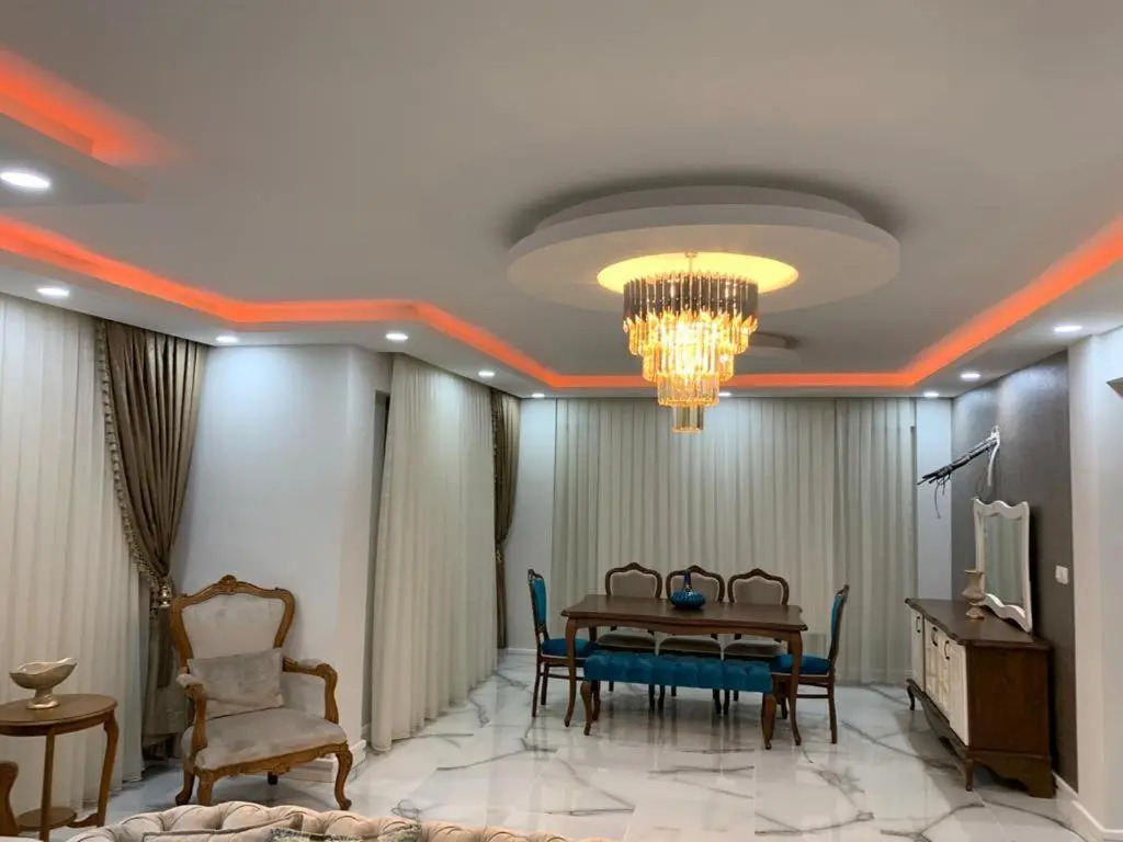 Villa Vadi-Isıtmalı havuzlu-Şömineli-Kış bahçeli-Tamamen Müstakil