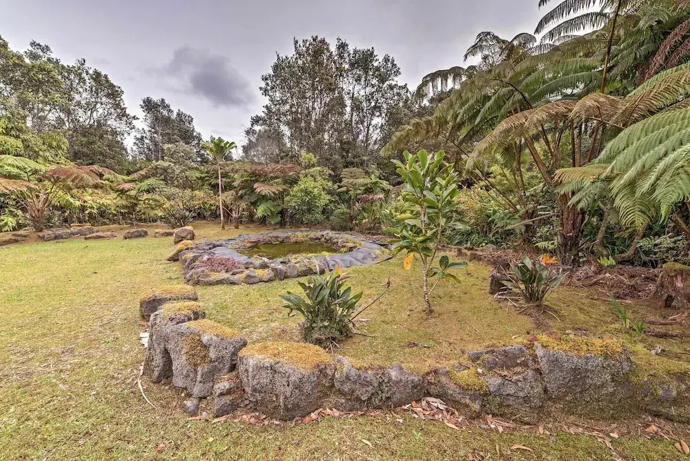 Tropical Volcano Bungalow < 4 Mi to Nat'l Park!