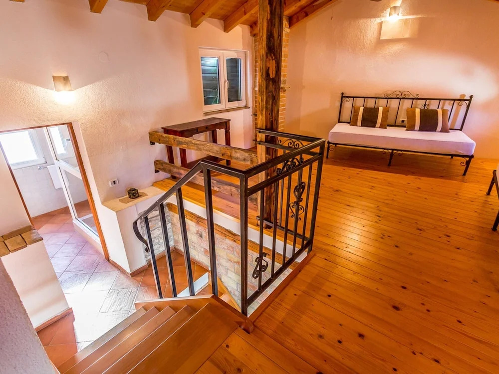 Rustic Holiday Home With Private Pool in the Center of Medulin Near the Beach