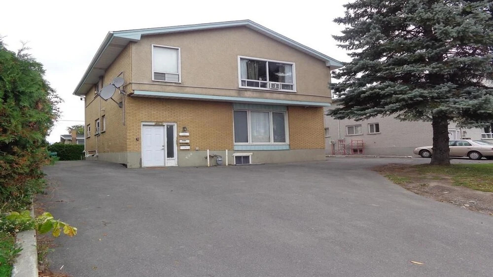 Adib Apartments - 2077 Walkley Rd