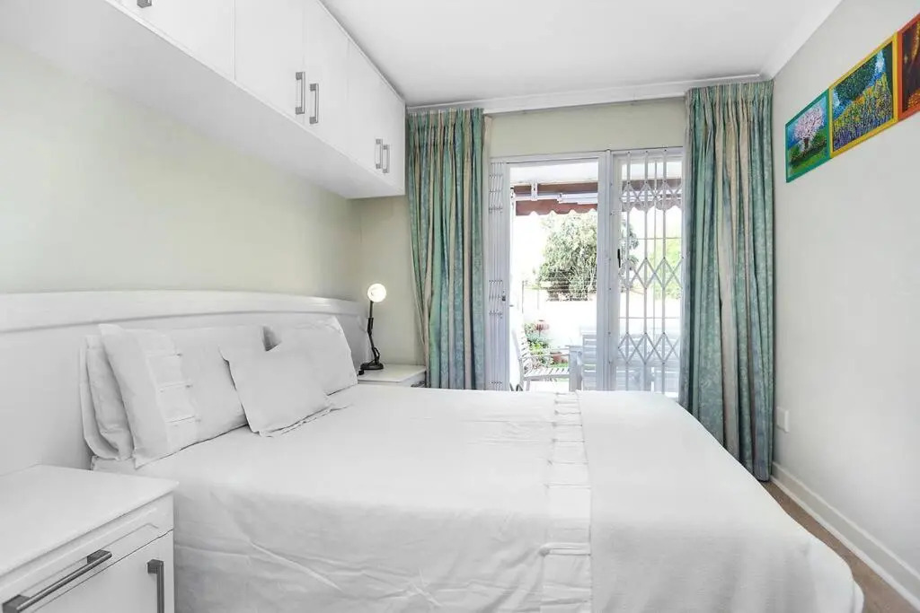 Corner House large 1 bedroom apartment