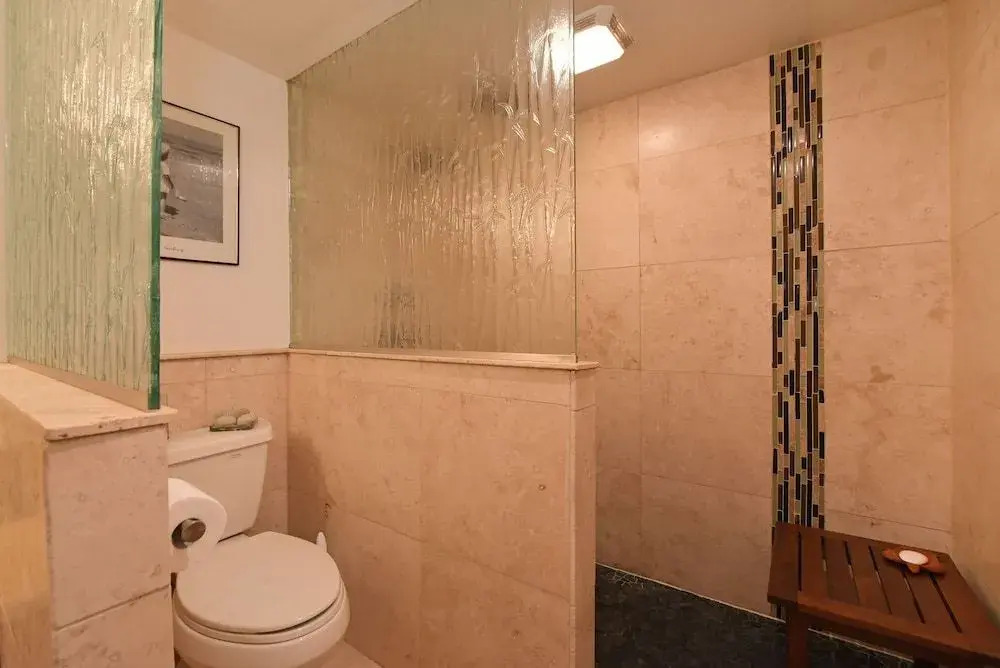 Lahaina Roads 209 1 Bedroom 1 Bathroom Condo by Redawning