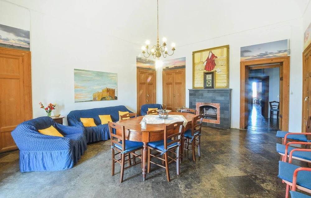 Awesome Home In Ragusa