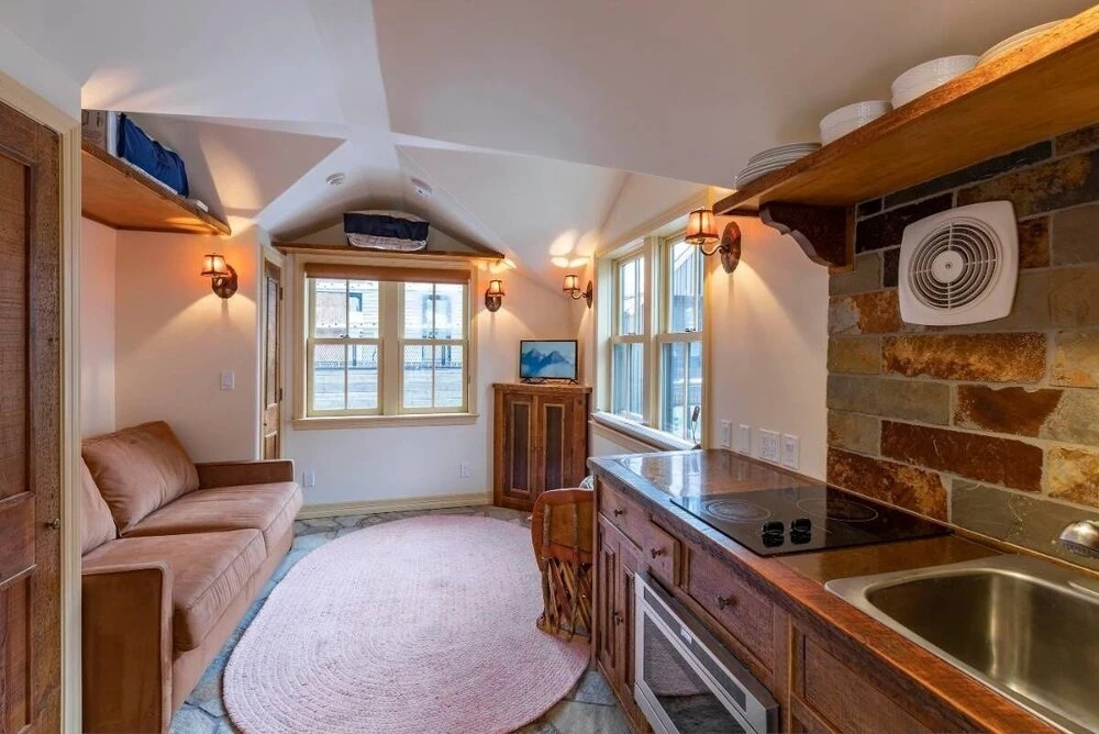Manley  (381887) 4 Bedroom Home by RedAwning