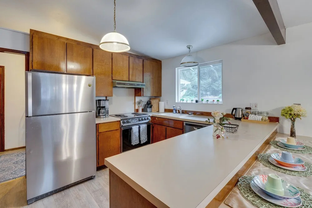 Expansive Lake Forest Park Home w/ Private Deck!