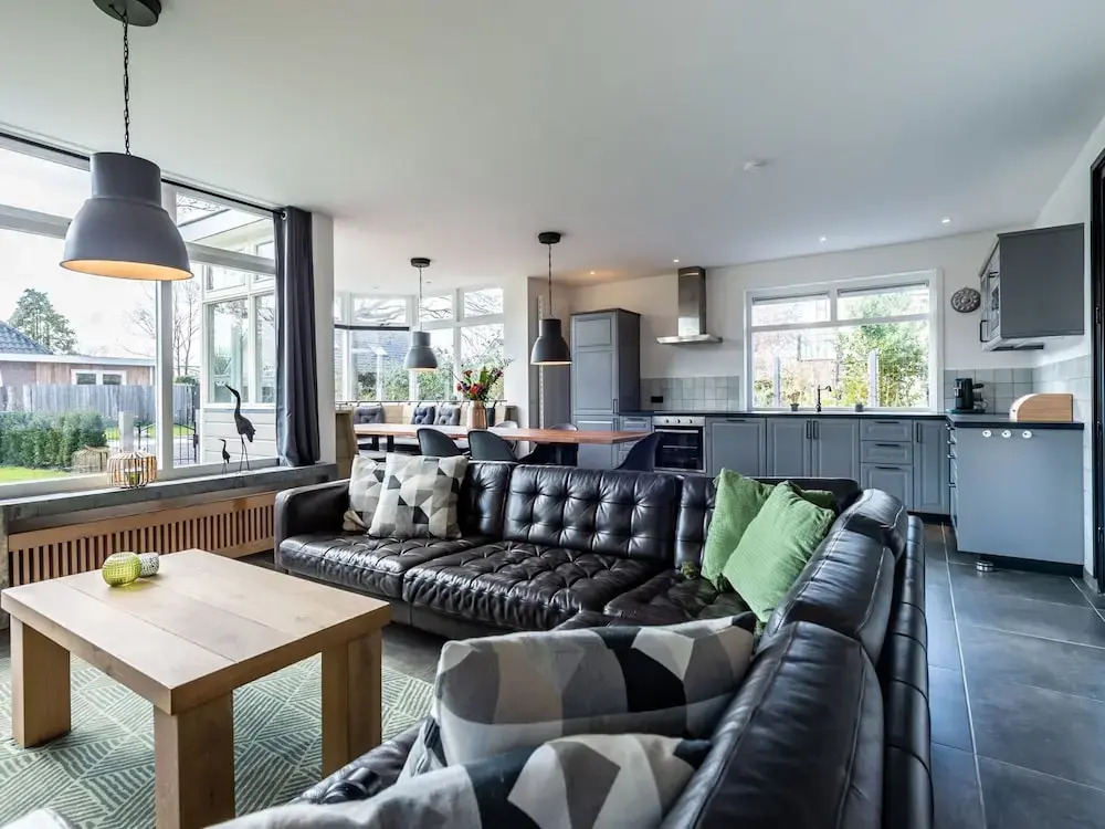 Detached new 10-person Villa in Holiday Park