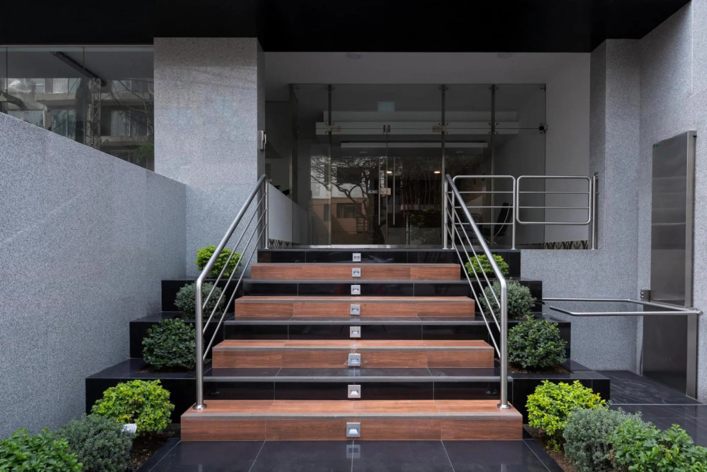 Spectacular 3BR 2BA Parking