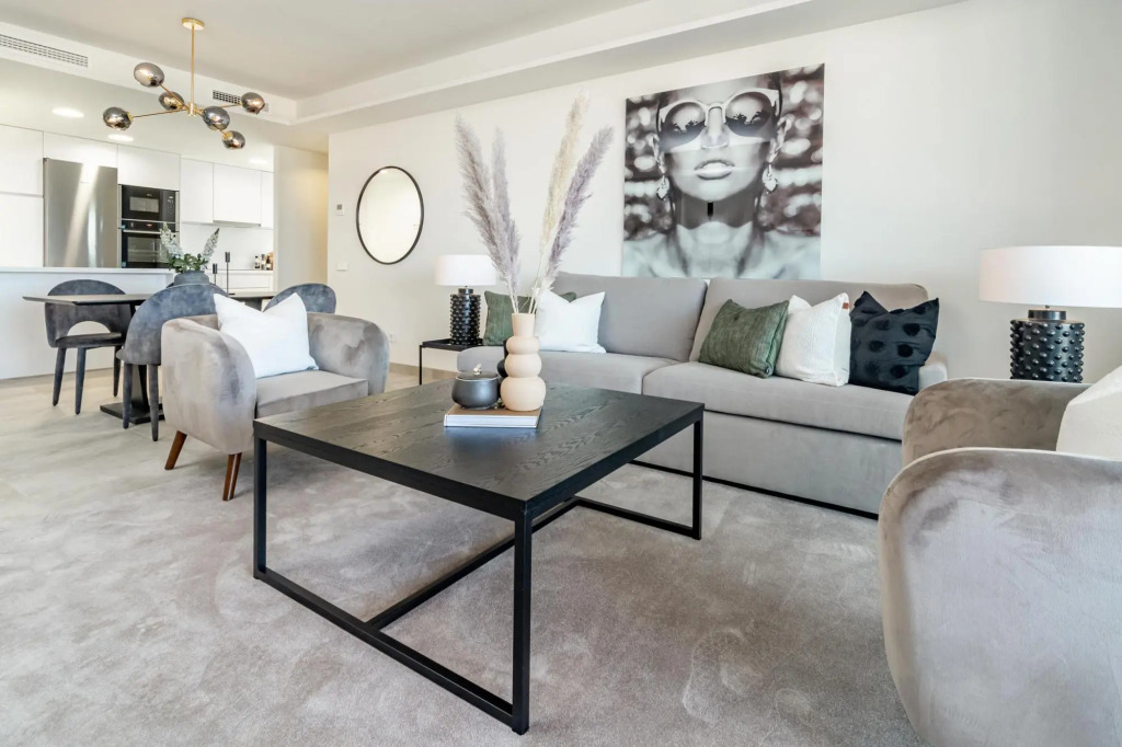 INF3- Luxury apartment close to all amenities.