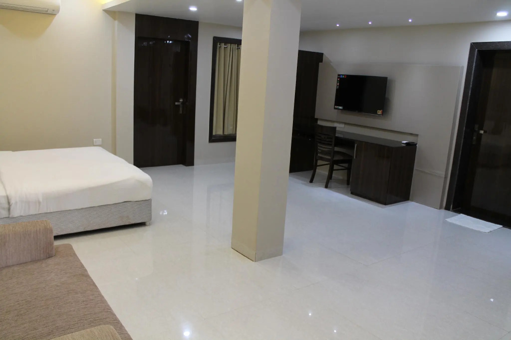 Perfectstayz Luxe Suites