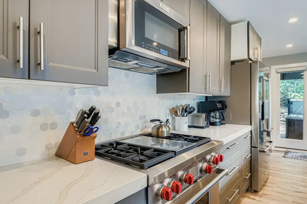 Mountain Luxury In Old Town Spa - Walk To Main 440 3 Bedroom Home