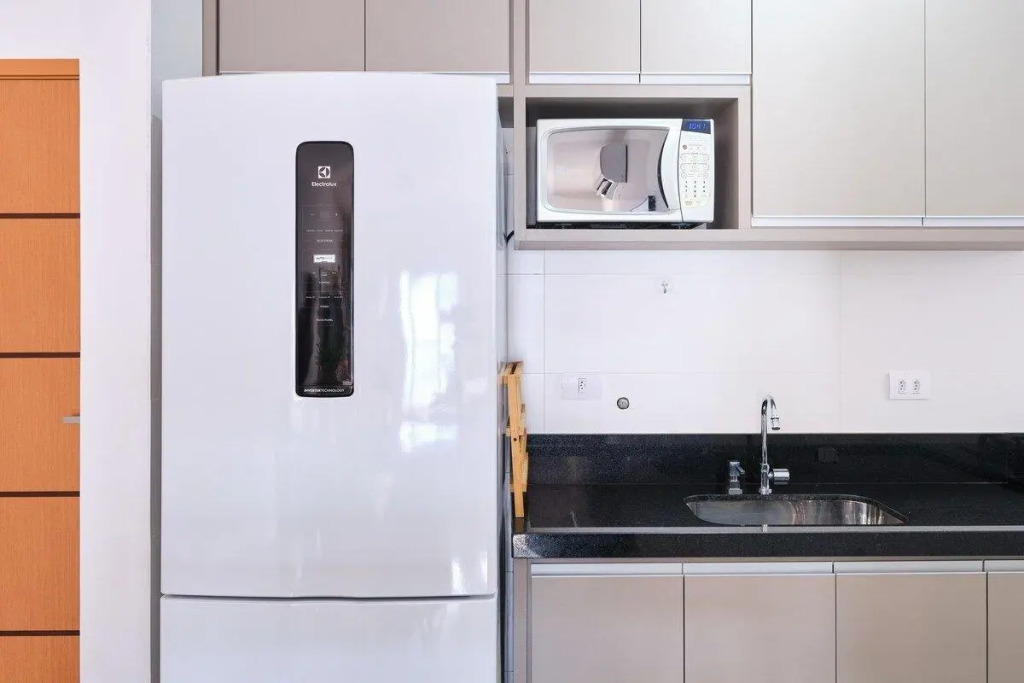 2 QUARTOS com Churrasqueira na Varanda, Piscina, Garagem interna, WiFi 500mbps, Ar Condicionado e Telas de Proteção