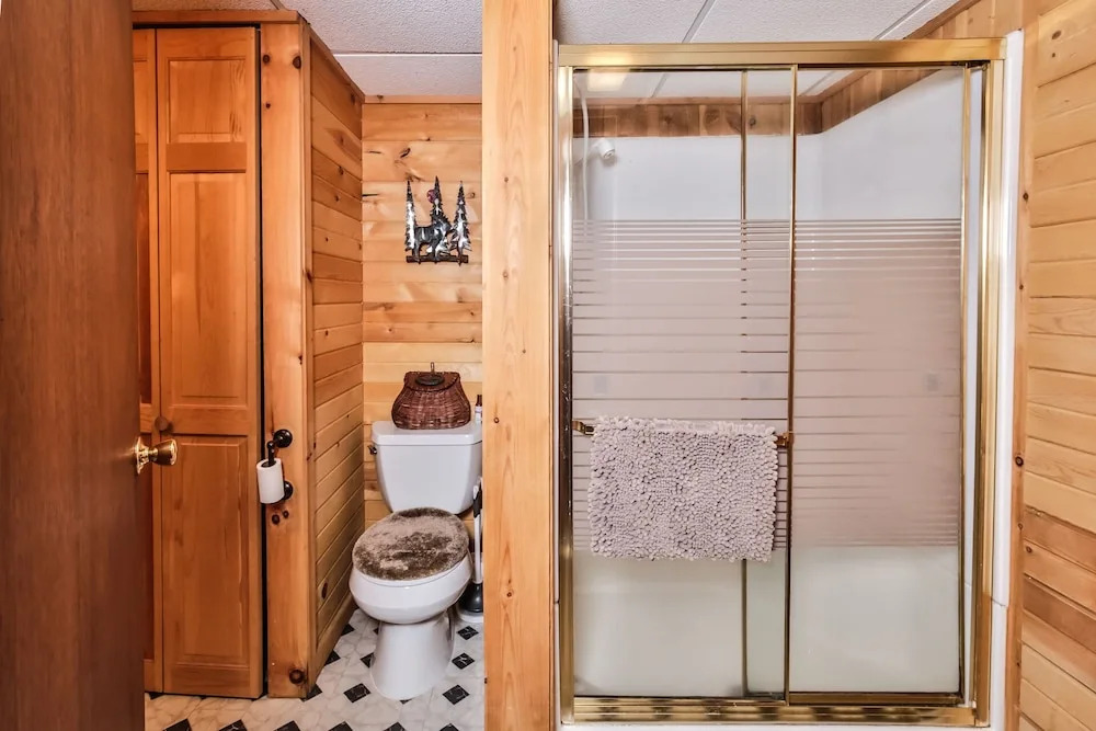 East Bay Hideaway - 4 Br Home