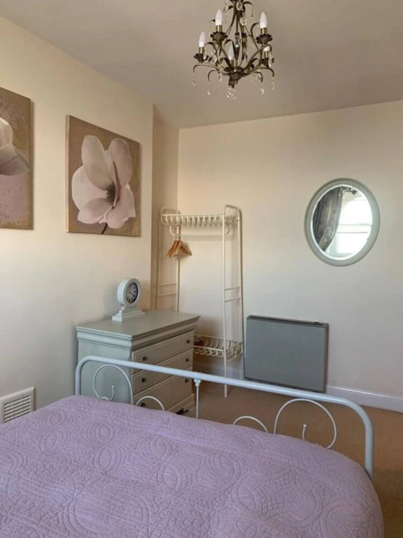 Admirals Harbour View 2-bed Apartment in Harwich