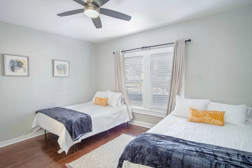 Trendy 2 BR Prime Apt Near DTWN, Pearl, Fort Sam!
