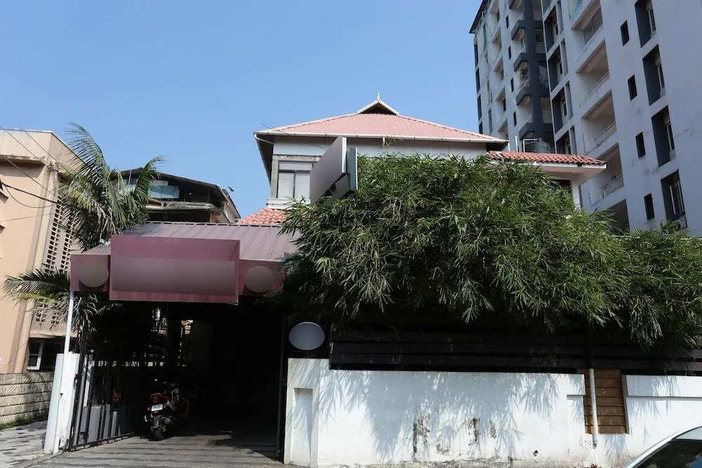 OYO 28424 Coastal Residency