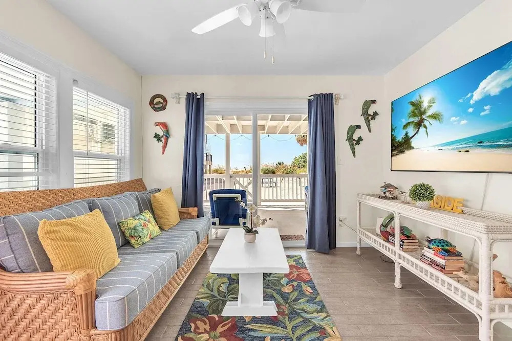 John's Pass-time Beach Cottage #1