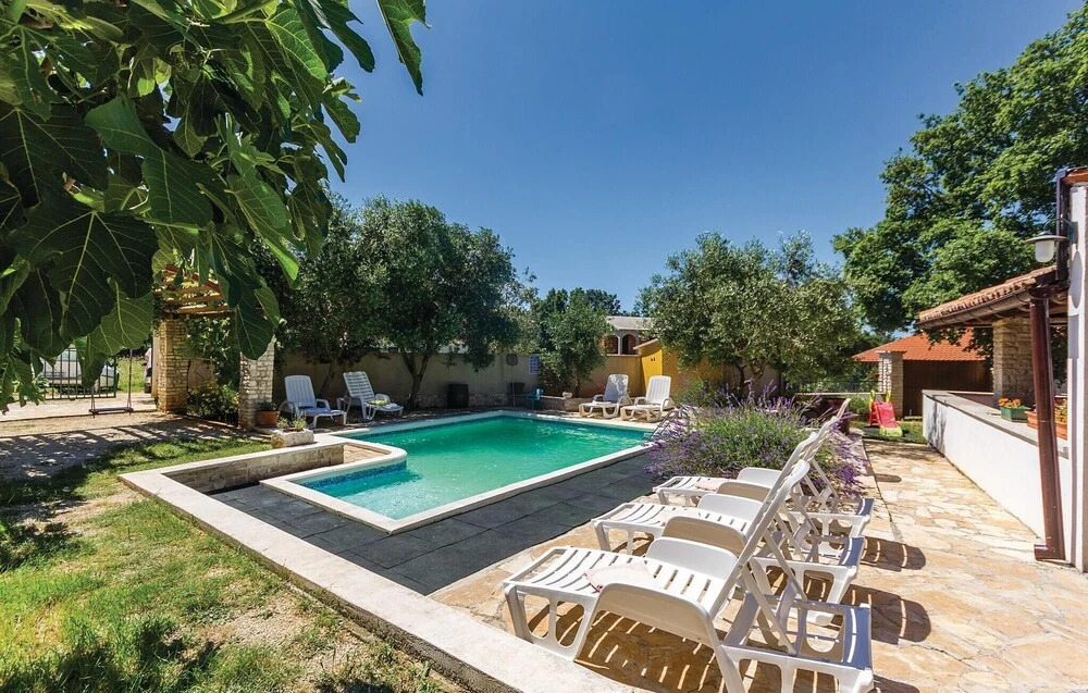 Beautiful Home in Medulin With Wifi and 4 Bedrooms