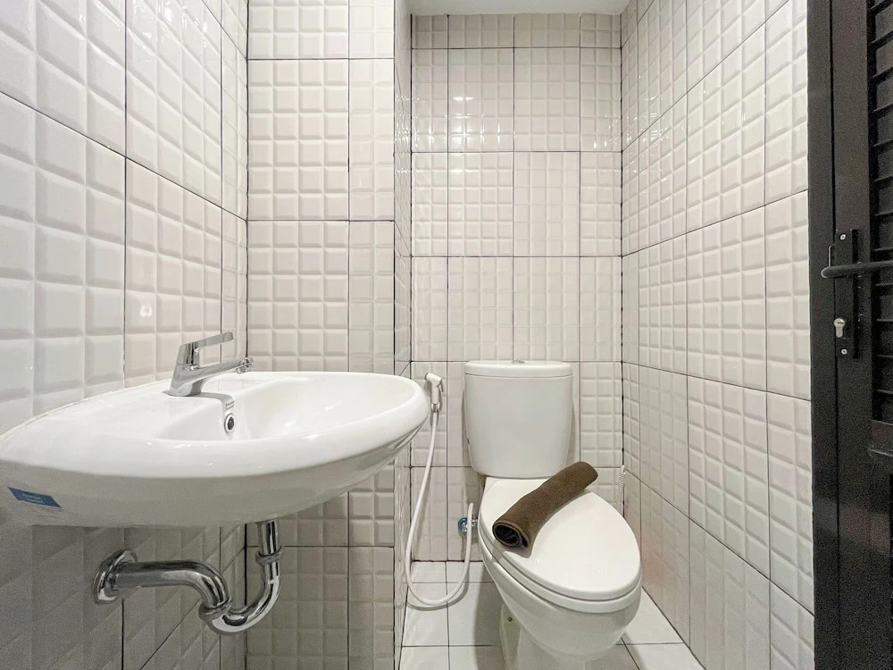 Modern Designed Studio At De Prima Apartment