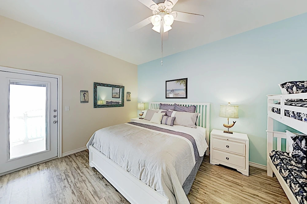 Poolside Beauty W/ Heated Pool - Steps To Beach 2 Bedroom Townhouse