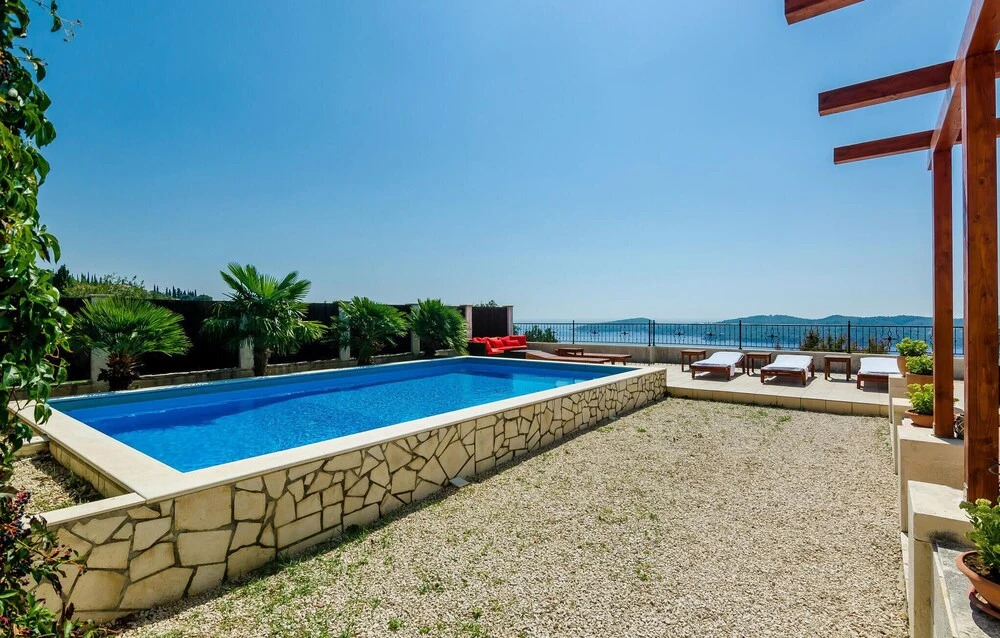 Nice Home in Orasac With Wifi and 6 Bedrooms