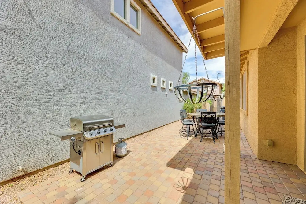 Family Home w/ Community Perks - 8 Mi to Chandler