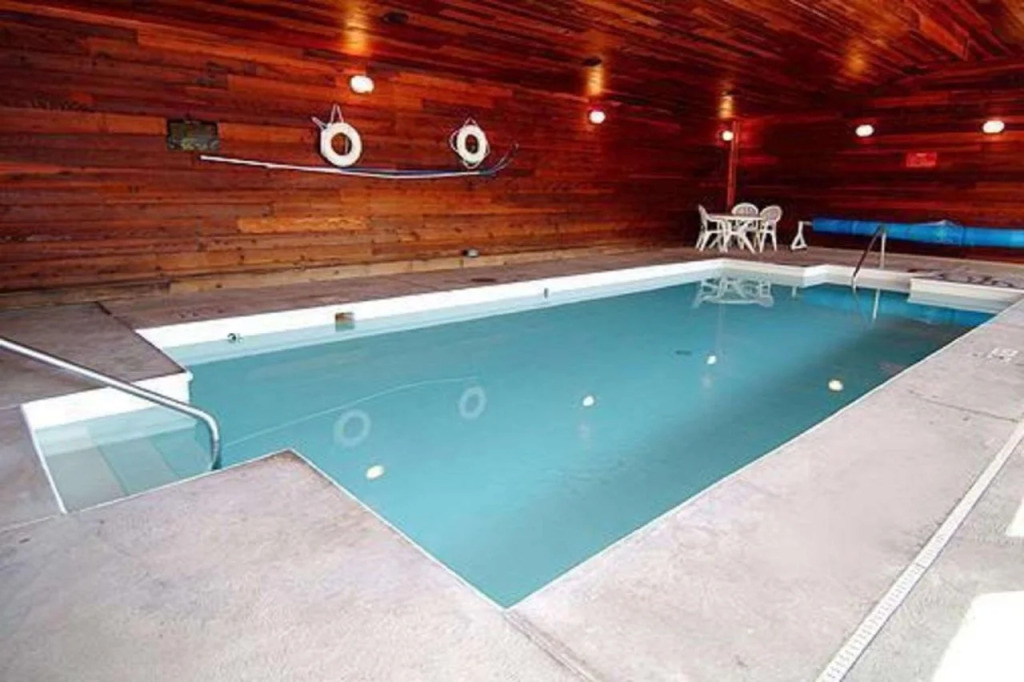 Deer Lodge Motel