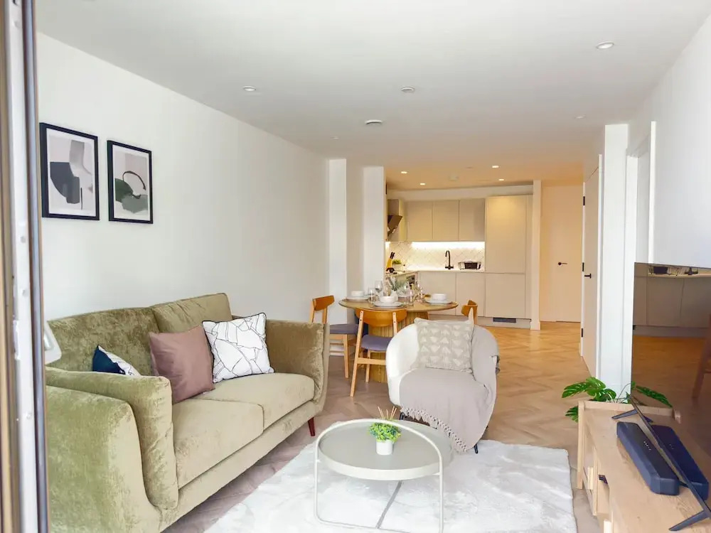 2 Bed Flat - Sleeps 4 - Parking - Wifi