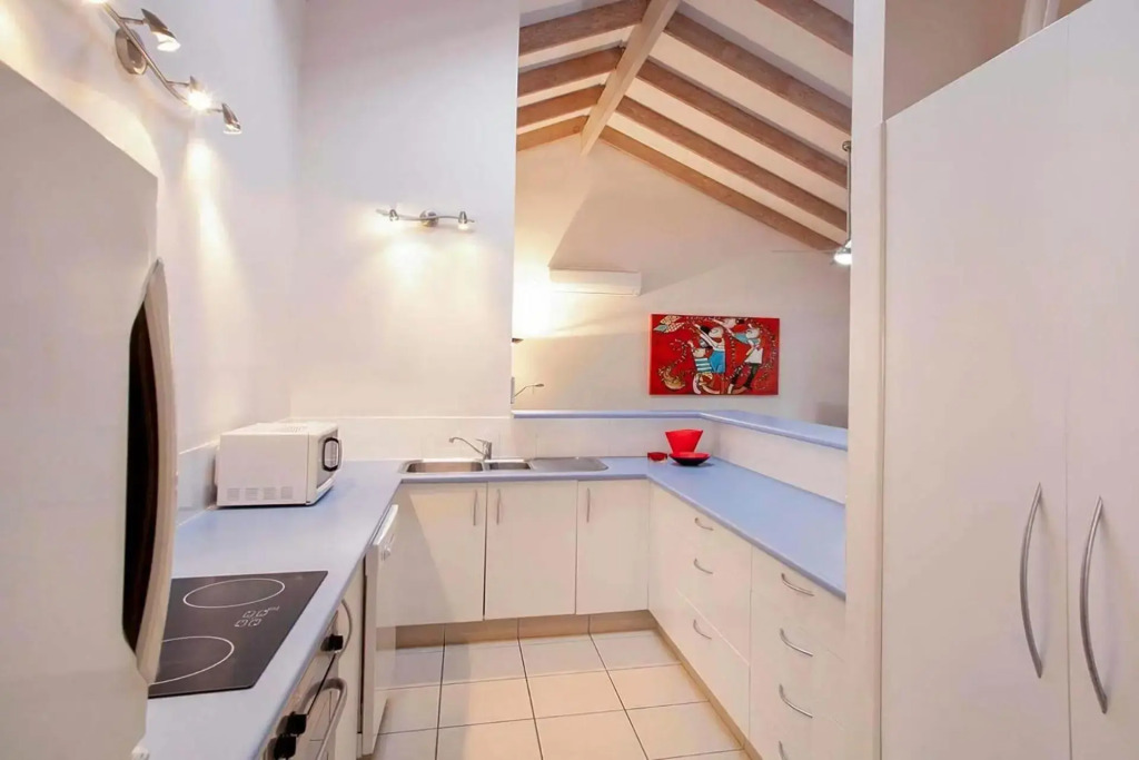 7 Depper Cosy Beach House in Central Sunshine Beach