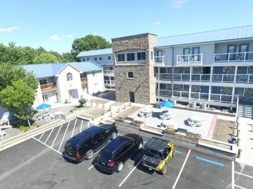 Put-in-Bay Poolview Condo #4