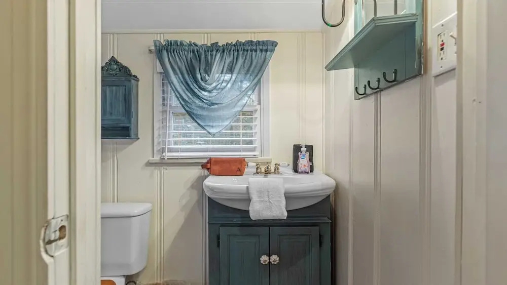 Minutes to Lake Arrowhead Village Cozy Secluded Cedar Cove by AvantStay