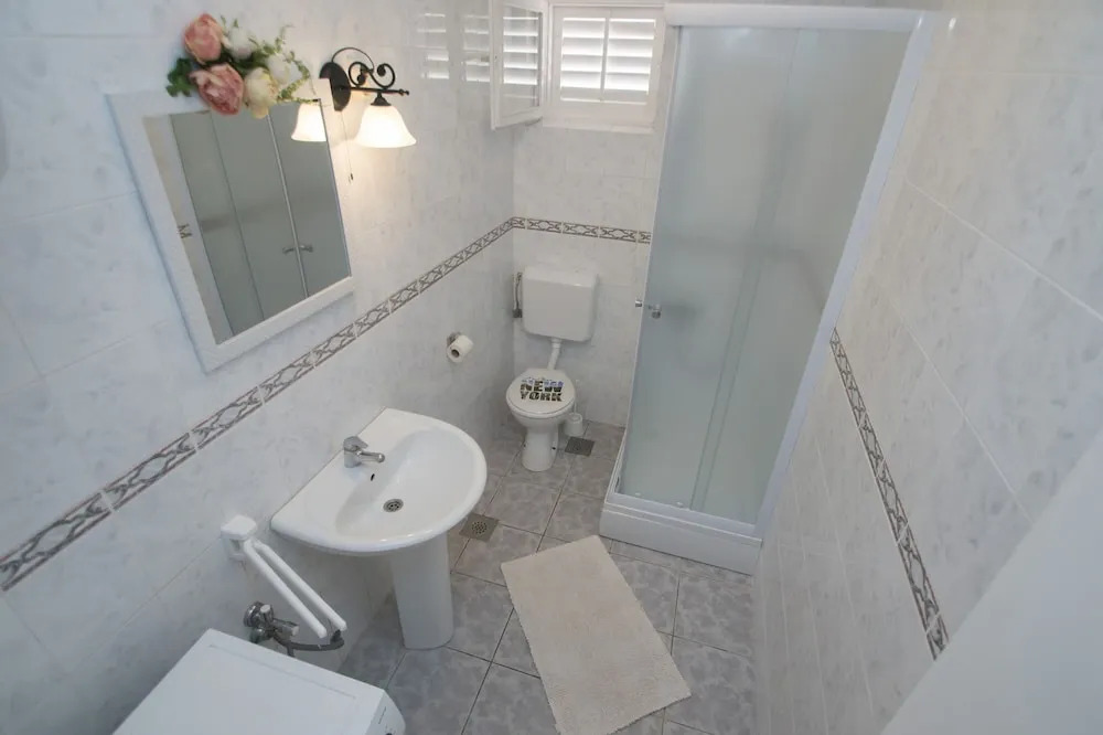 Seafront Apartment Dana