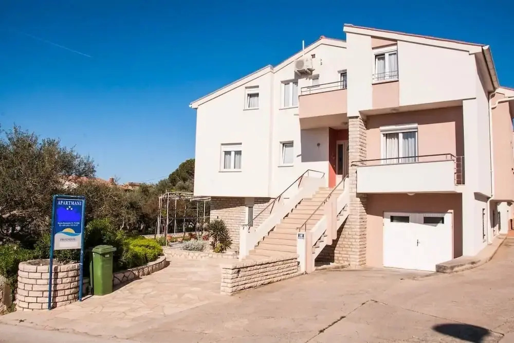 Erikas - 100m From sea - A4