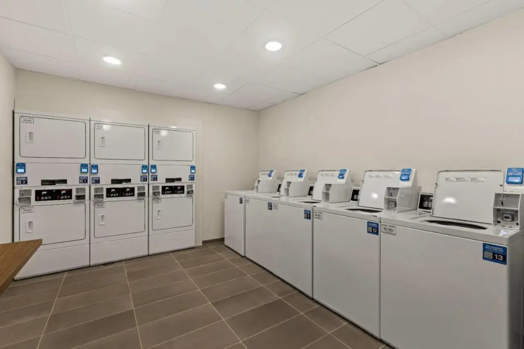 Everhome Suites Ontario Airport