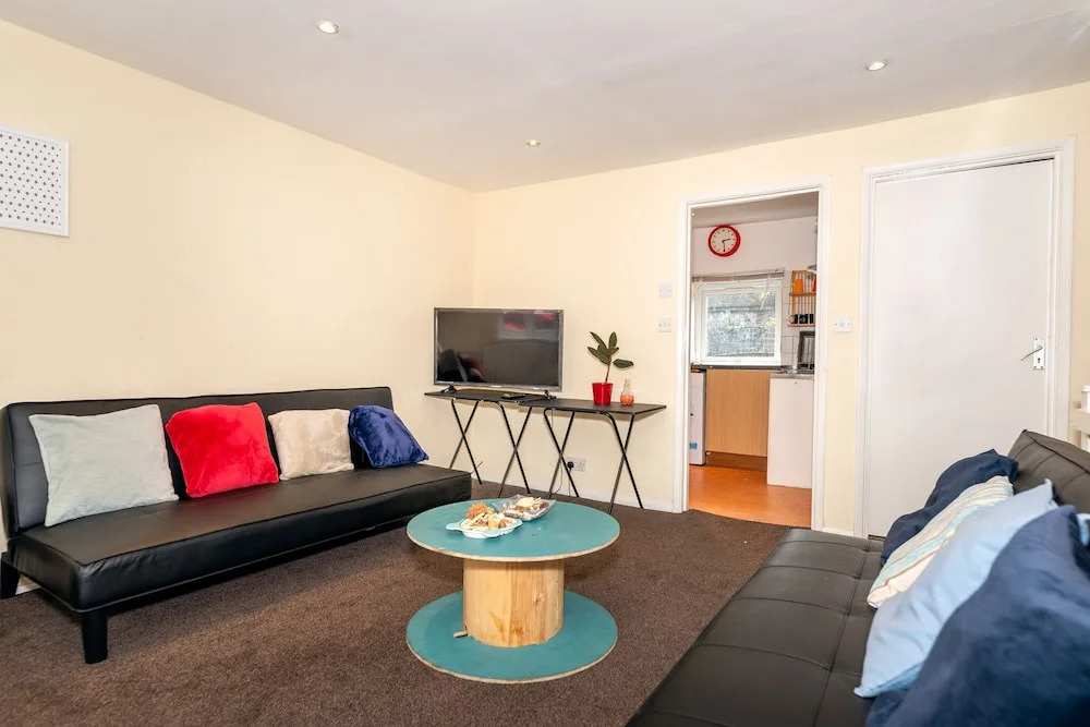 London Victoria Park 2 Bed Apt