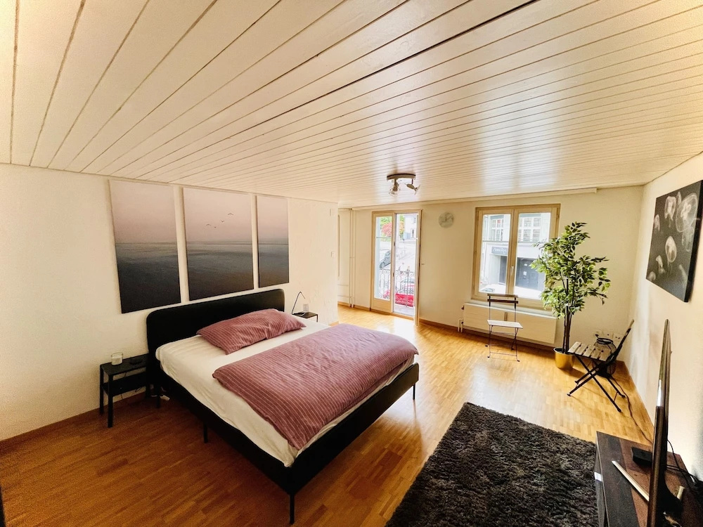 Newly Furnished Beautiful old Building Apartment in the Center With Apple TV O1