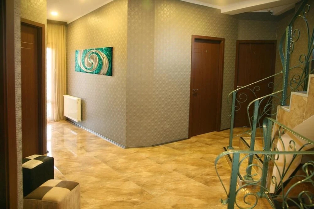 Pyramid Inn