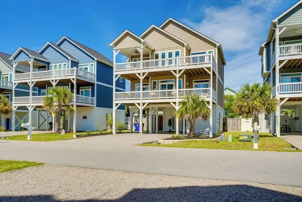 Modern Surf City Beach House w/ Hot Tub!