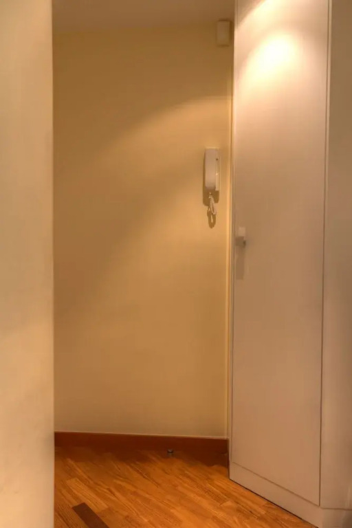 Spanish Steps Hills Apartment