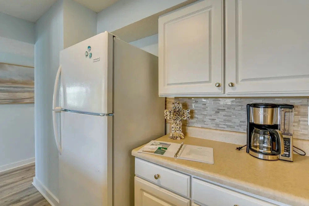 Fish, Swim & Dine: Ocean-view Orange Beach Condo